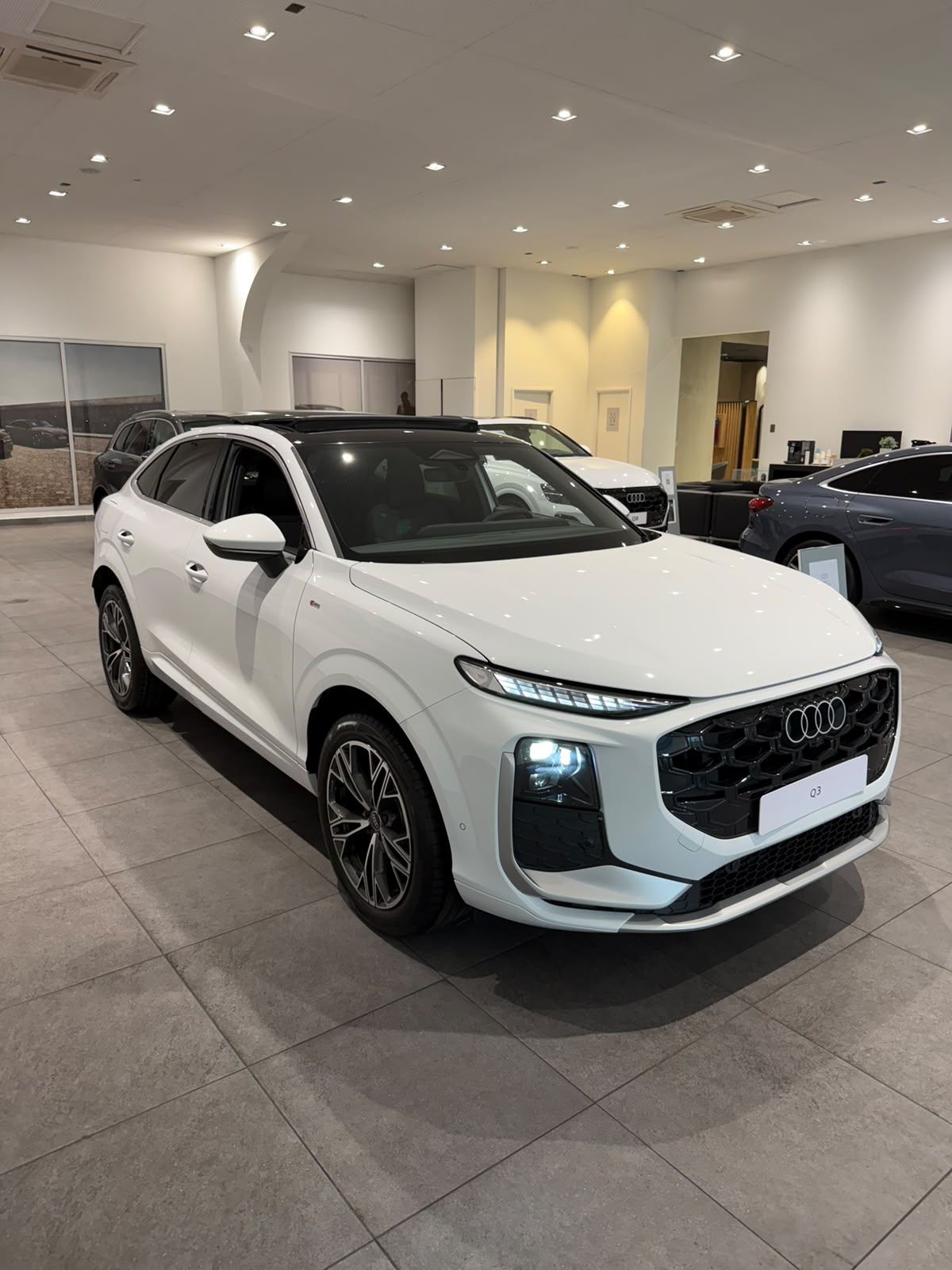 Audi New Q3 New Q3 sportback TFSI S line